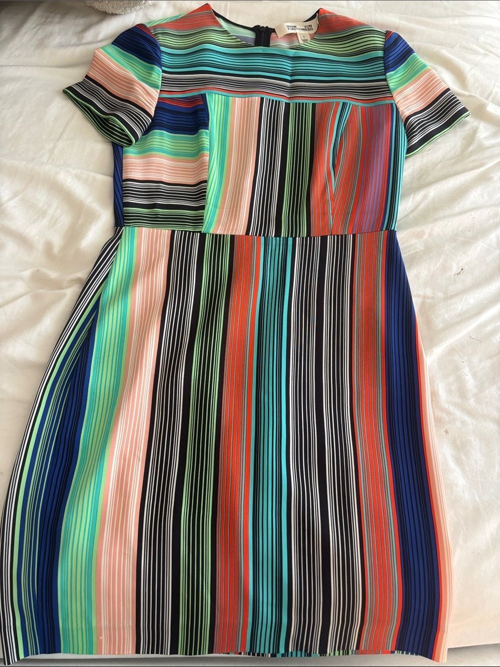 DVF size 0 EUC Colorful Multi-Stripe Short Sleeve Dress
